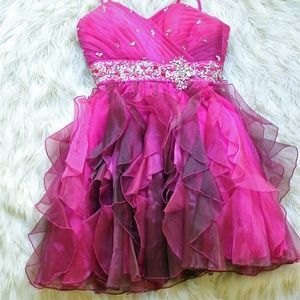 💕 GORGEOUS!! 💕Strapless Fuschia Mori Lee Dress!